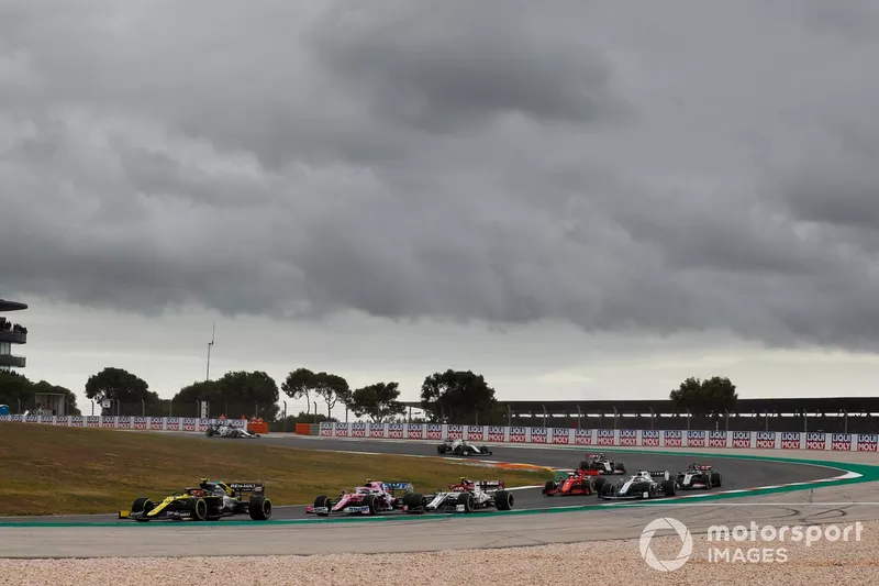 Esteban Ocon, Renault F1 Team R.S.20, Lance Stroll, Racing Point RP20, Antonio Giovinazzi, Alfa Romeo Racing C39, George Russell, Williams FW43, Sebastian Vettel, Ferrari SF1000, Romain Grosjean, Haas VF-20, at the start