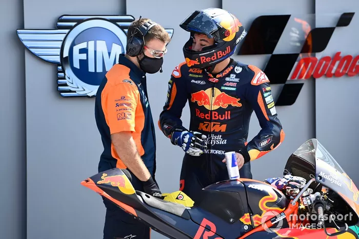 Ganador de la pole Raul Fernandez, Red Bull KTM Ajo