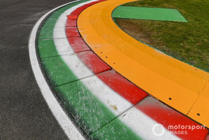 Pianos con la bandera de Italia