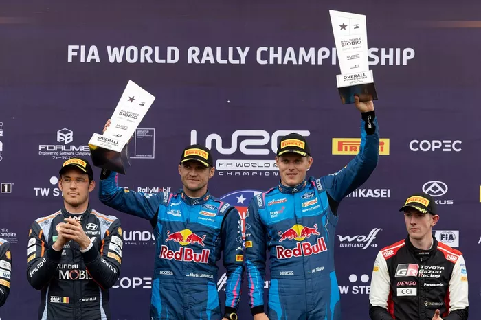 Podio: ganadores Ott Tänak, Martin Järveoja, M-Sport Ford World Rally Team Ford Puma Rally1