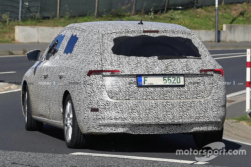 Шпигунські фото наступника Skoda Rapid 2020 року