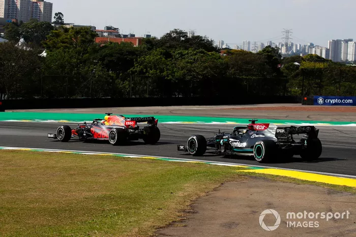 Max Verstappen, Red Bull Racing RB16B, Lewis Hamilton, Mercedes W12