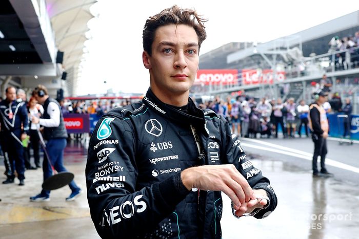 George Russell, Mercedes F1 W15, en Parc Ferme tras la clasificación