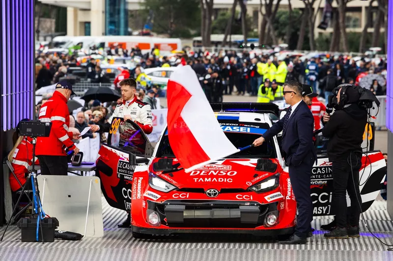 Oliver Solberg, Elliott Edmondson, Toyota Gazoo Racing WRT Toyota GR Yaris Rally1