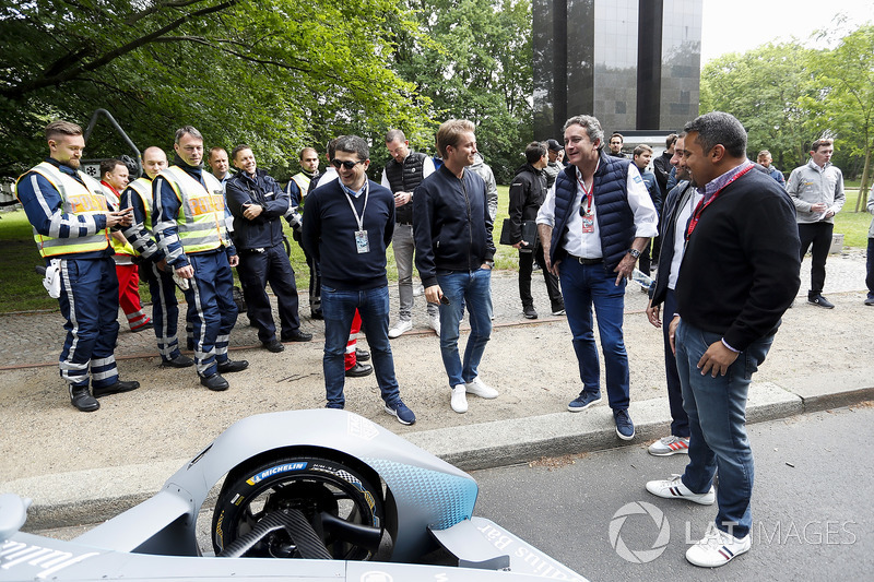 Formula 1 World Champion, Nico Rosberg with Alejandro Agag, CEO, Formula E, the Gen2 Formula E car
