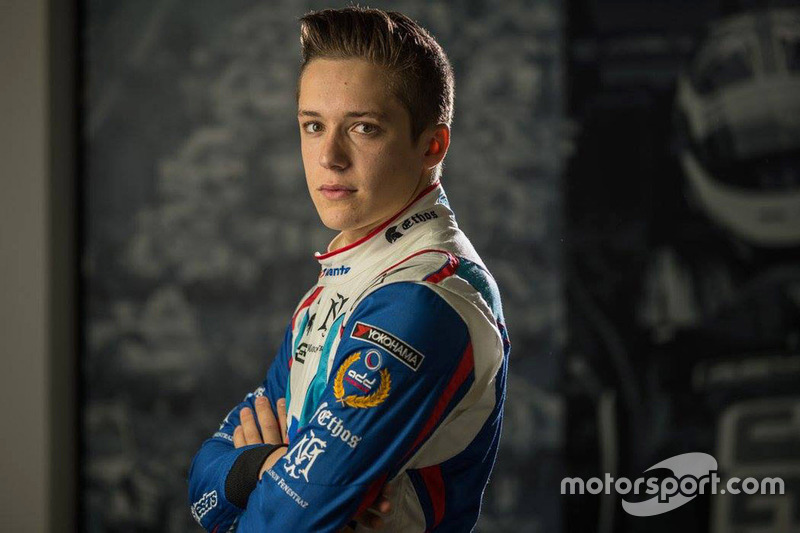 Sacha Fenestraz, Vaillante-Carlin