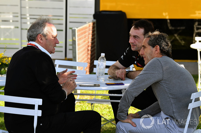 Jerome Stoll, Director of Renault Sport F1 and Alain Prost, Renault Sport F1 Team Special Advisor