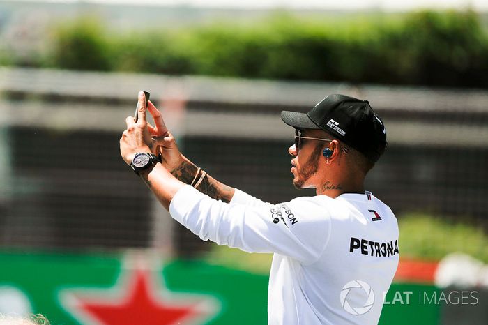 Lewis Hamilton, Mercedes AMG F1, en el drivers parade