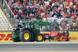 Sebastian Vettel; Ferrari SF71H choca y queda fuera de la carrera