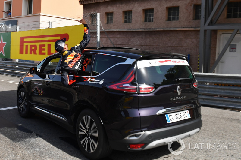 Pole sitter Daniel Ricciardo, Red Bull Racing celebrates in parc ferme