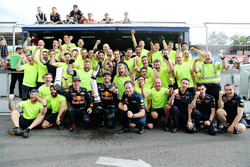 Tweede plaats Daniel Ricciardo, Red Bull Racing en derde plaats Max Verstappen, Red Bull Racing vier