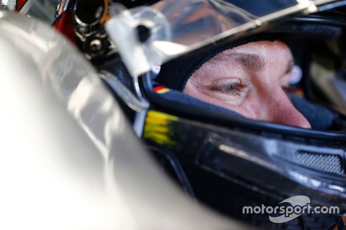 Nico Rosberg foi o pole, largou mal e ainda foi punido por manobra em cima do jovem holandês da Red Bull. Terminou em quarto.