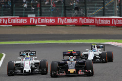 Carlos Sainz Jr., Scuderia Toro Rosso STR11; Felipe Massa, Williams FW38