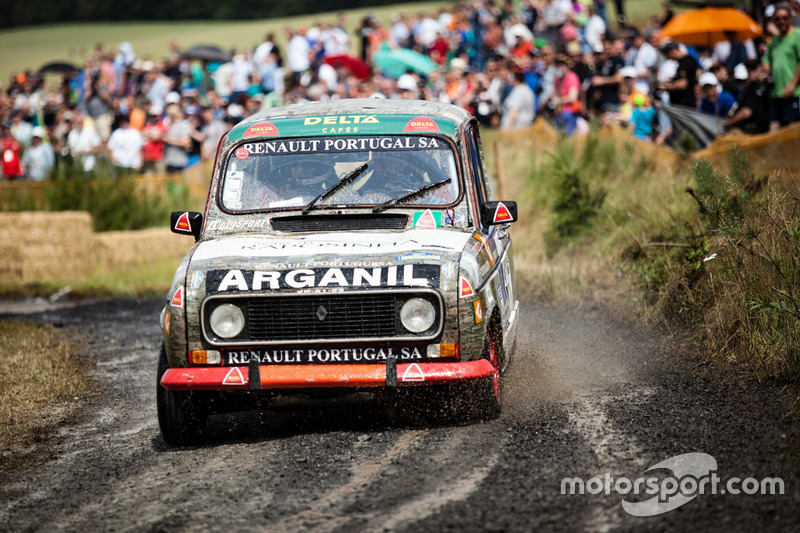 vintage renault rally car