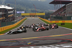 Lewis Hamilton, Mercedes-Benz F1 W08 leads at the start of the race