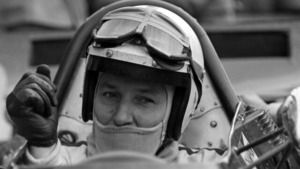 John Surtees, el único campeón de la historia a dos y cuatro ruedas