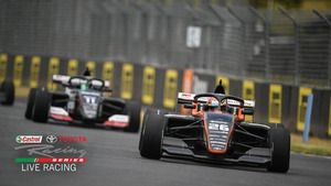 Veja como foi a corrida 1 da etapa de Manfeild da Toyota Racing Series