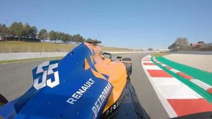 Únete a Carlos Sainz a bordo del McLaren MCL34