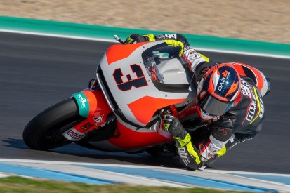 Rookie Lukas Tulovic dreht mit der neuen Moto2-KTM in Jerez Runden