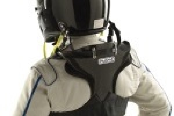 RallyShop.pl oficjalnym dystrybutorem kołnierzy Simpson Hybrid w Polsce