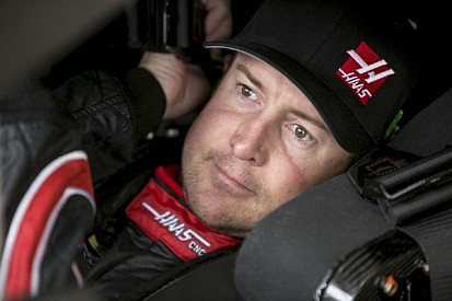 Busch hits wall in green-white-checkered to finish 31st