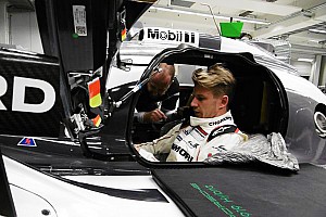 Nico Hulkenberg takes first laps in Porsche 919