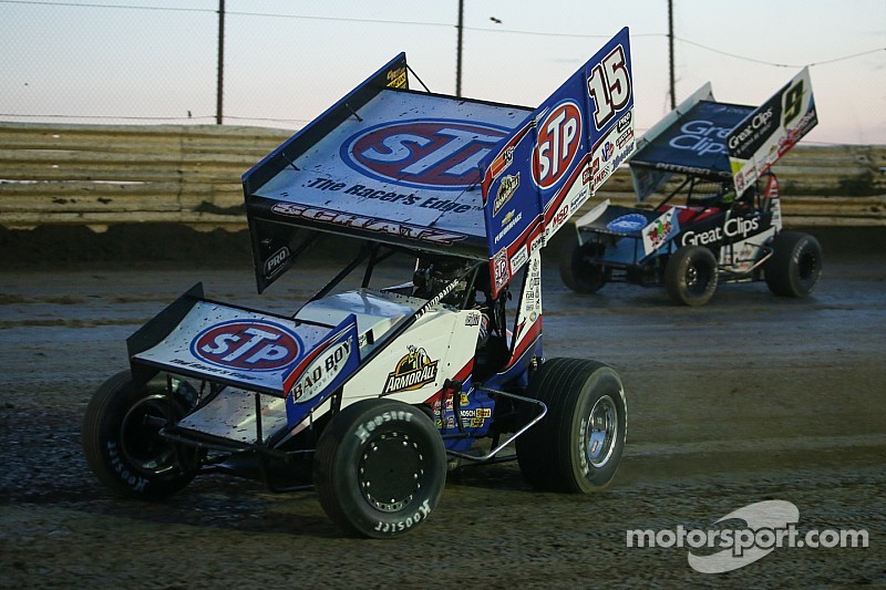 Schatz perseveres to score first win of 2015 World of Outlaws Sprint Car Series season