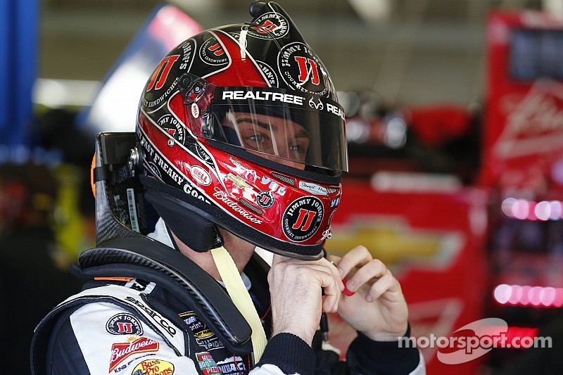 Kevin Harvick settles for second