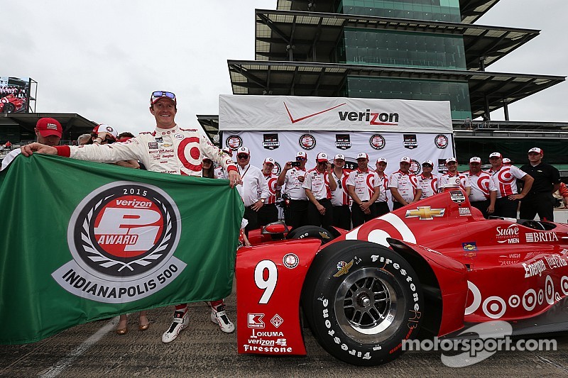 Scott Dixon, Chip Ganassi Racing Chevrolet celebra a pole position