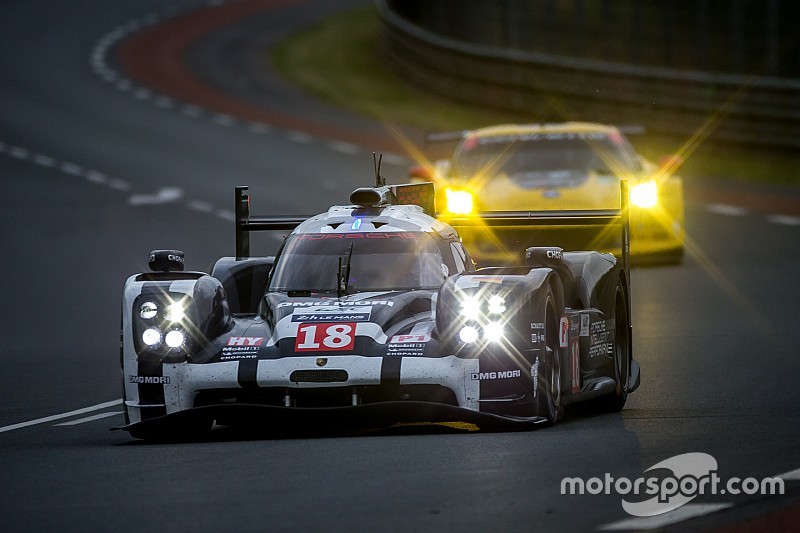 #18 Porsche Team Porsche 919 Hybrid: Romain Dumas, Neel Jani, Marc Lieb