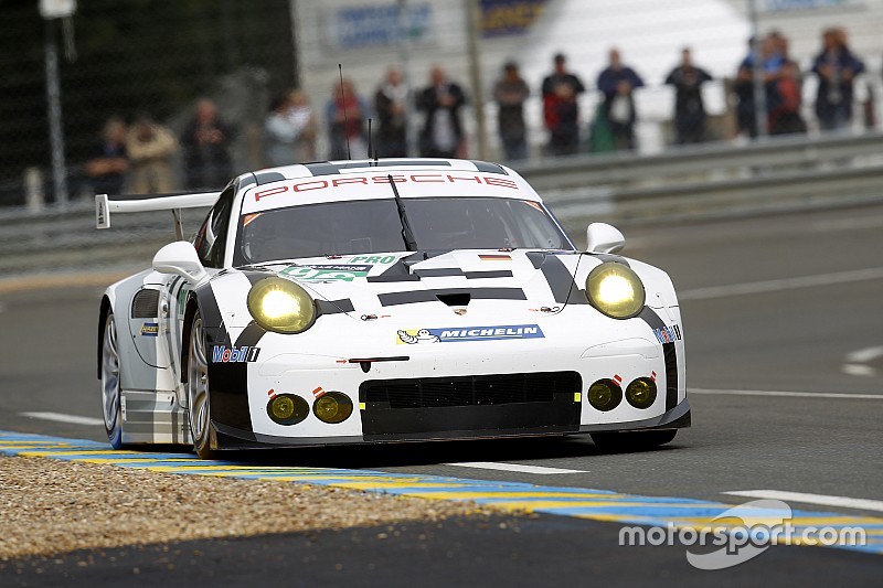 #92 Porsche Team Manthey Porsche 911 RSR : Frédéric Makowiecki, Patrick Pilet, Wolf Henzler