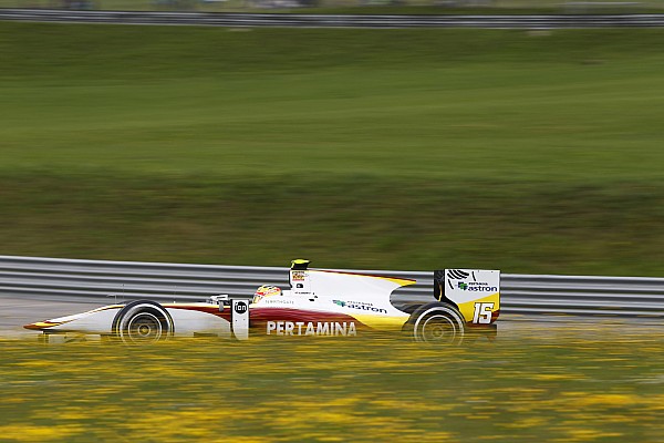 Rio Haryanto para Stoffel Vandoorne na Áustria