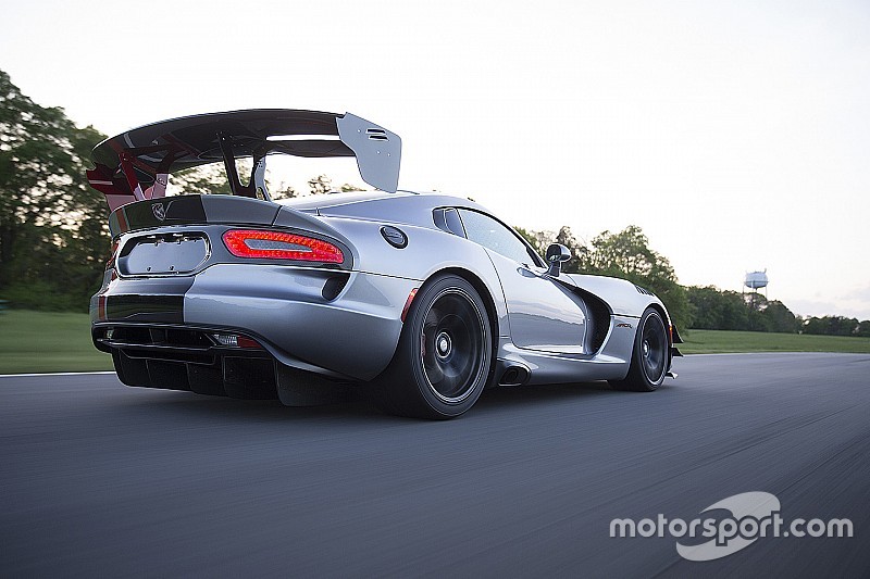 2016 Dodge Viper ACR: The fastest street-legal car you can buy. Maybe.