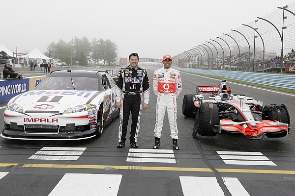 Hamilton na NASCAR? Veja outros pilotos de F1 que j&aacute; se aventuraram nos EUA