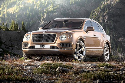 Le Bentley Bentayga sort du bois