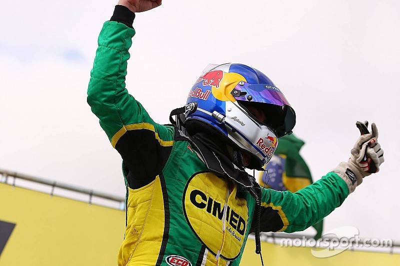 Felipe Fraga comemora vitória em Campo Grande