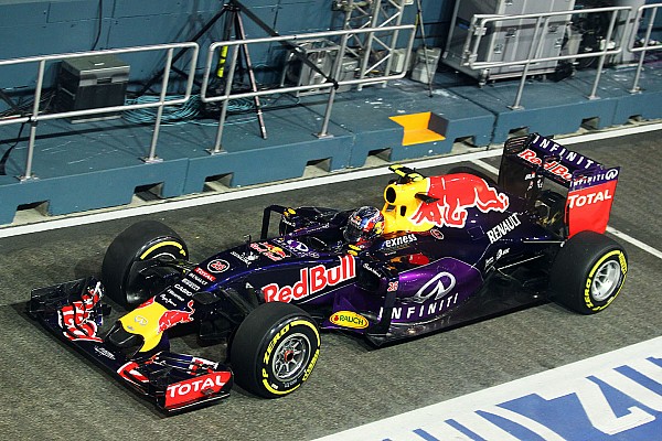 Kvyat lidera en la práctica 2, seguido de Raikkonen
