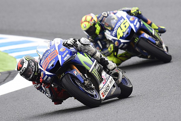 Jorge Lorenzo manda en la primera sesi&oacute;n en Australia