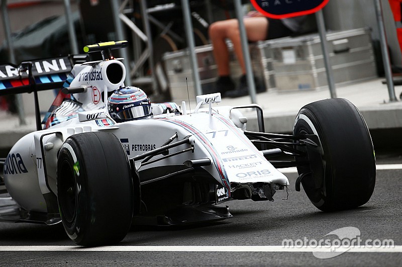 Bottas met de schrik vrij na 350 km/h spin: 'Ik heb geluk gehad'