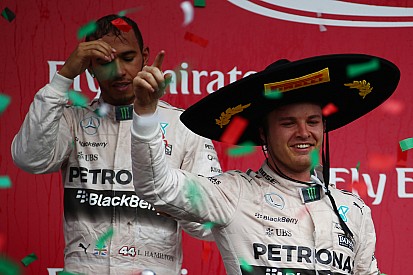 Lewis Hamilton: 'Team 'extra aardig' voor Rosberg in Mexico'