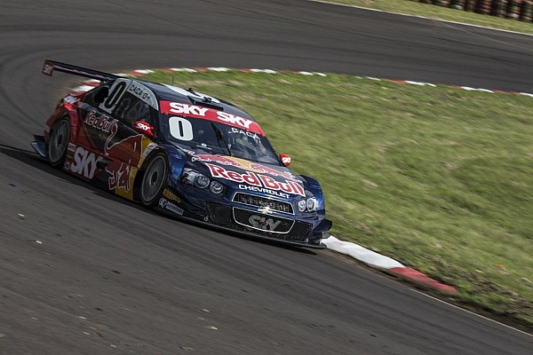 Cacá vence segunda prova e leva decisão para Interlagos