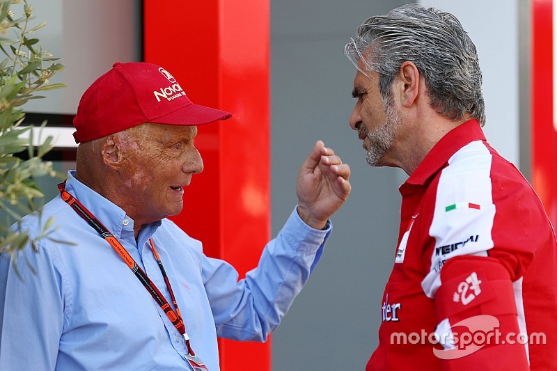 Niki Lauda: 'Ferrarimotor net zo goed als de Mercedes'