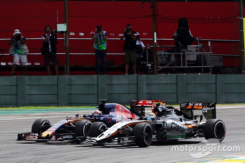 Verstappen neemt het op voor Hamilton