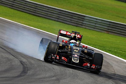 Vertraagd Lotus-materiaal arriveert in Abu Dhabi