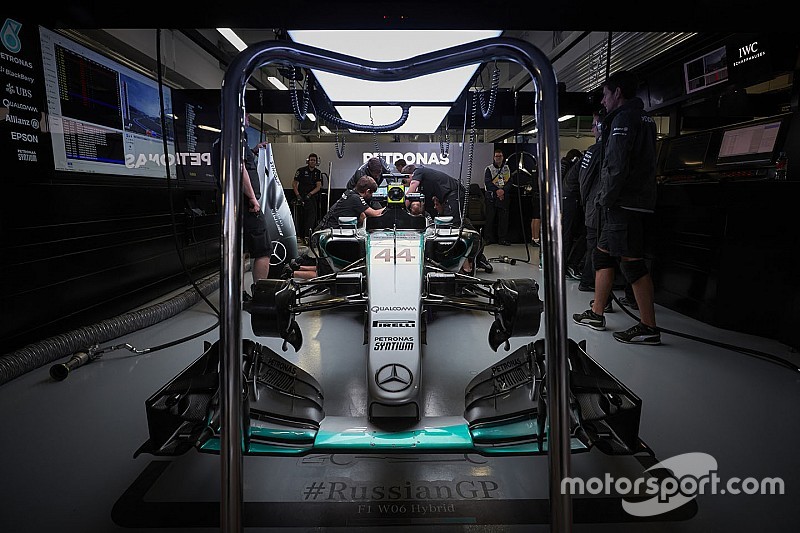Toto Wolff: ’21 Formule 1-races is niet te doen’