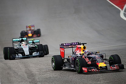 Mercedes vs. Red Bull: Weihnachtsduell in den sozialen Netzwerken