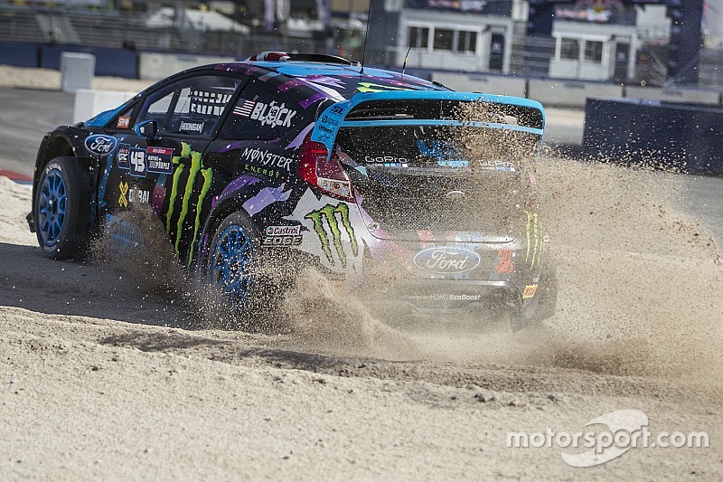 Speelgoedversie Ken Block leeft zich uit in kerstvideo Ford