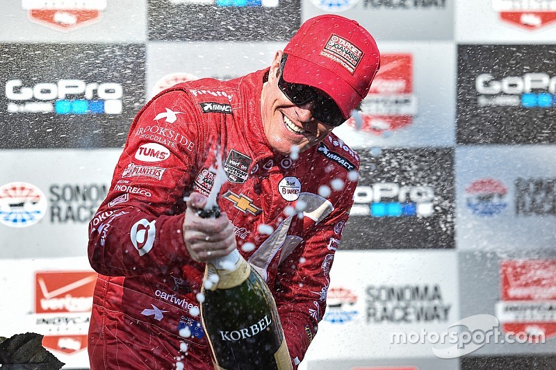 Le vainqueur de la course et champion IndyCar 2015 Scott Dixon, Chip Ganassi Racing Chevrolet