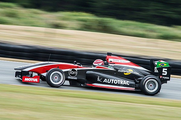 Pedro Piquet triunfa en Teretonga