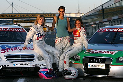 Галерея: 10 пилотесс DTM